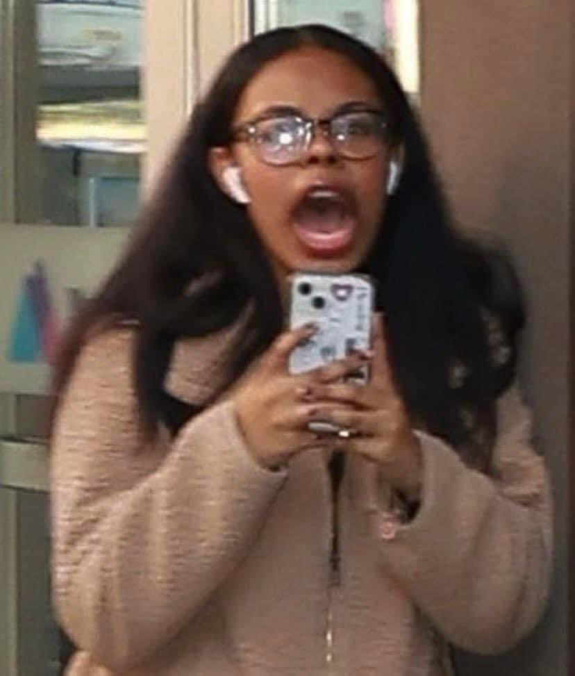 Literal fui esta imagen en el concierto de Kylie Minogue 🤣

#Tension #TensionTour 💎💚🧡