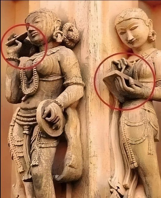 VertigoWarrior's tweet photo. 10. Do these around 900 years old Sculptures at Patilana Jain Temples, Gujarat, India depict modern communication devices? https://t.co/gseUCOjhQW