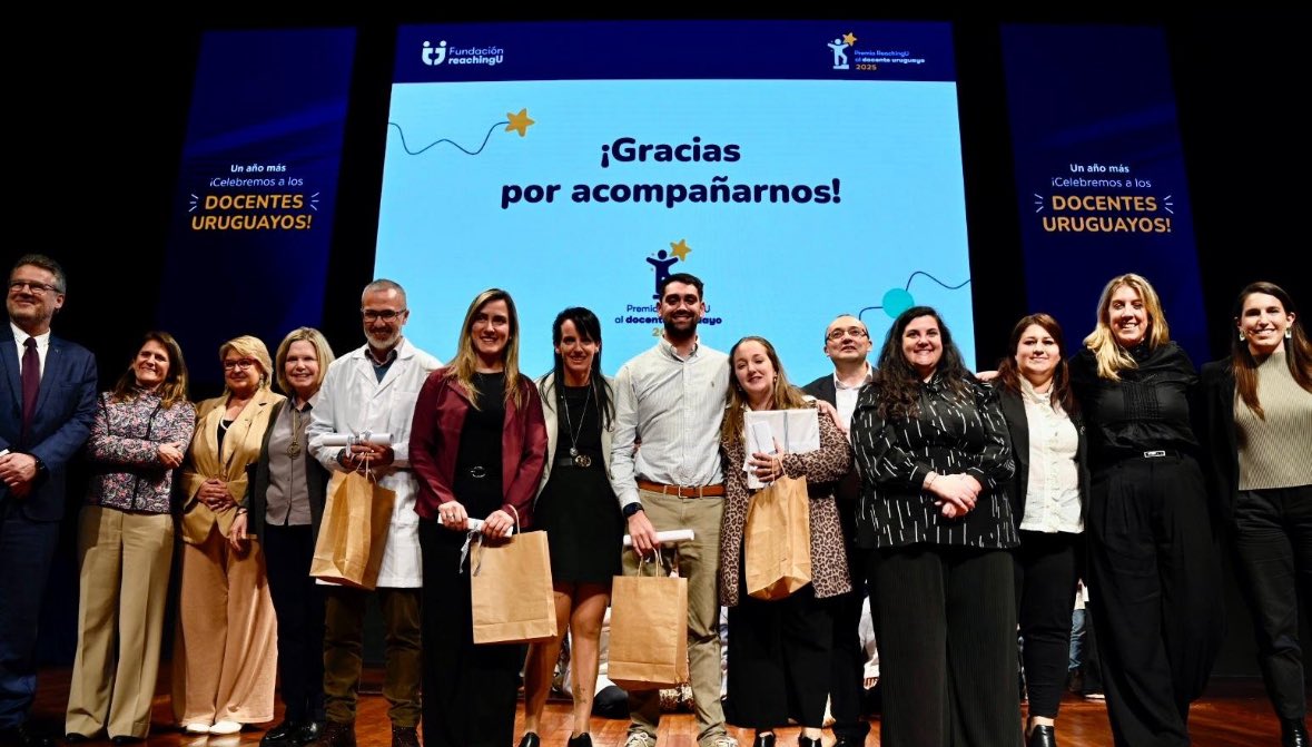 Por séptimo año consecutivo, desde <a href="/Reaching_U/">Fundación ReachingU</a> entregamos el Premio al docente uruguayo, un reconocimiento al trabajo transformador que realizan los docentes de nuestro país. Una verdadera fiesta de la educación lo vivido en esta  noche. ¡Gracias a todos los que nos acompañaron!