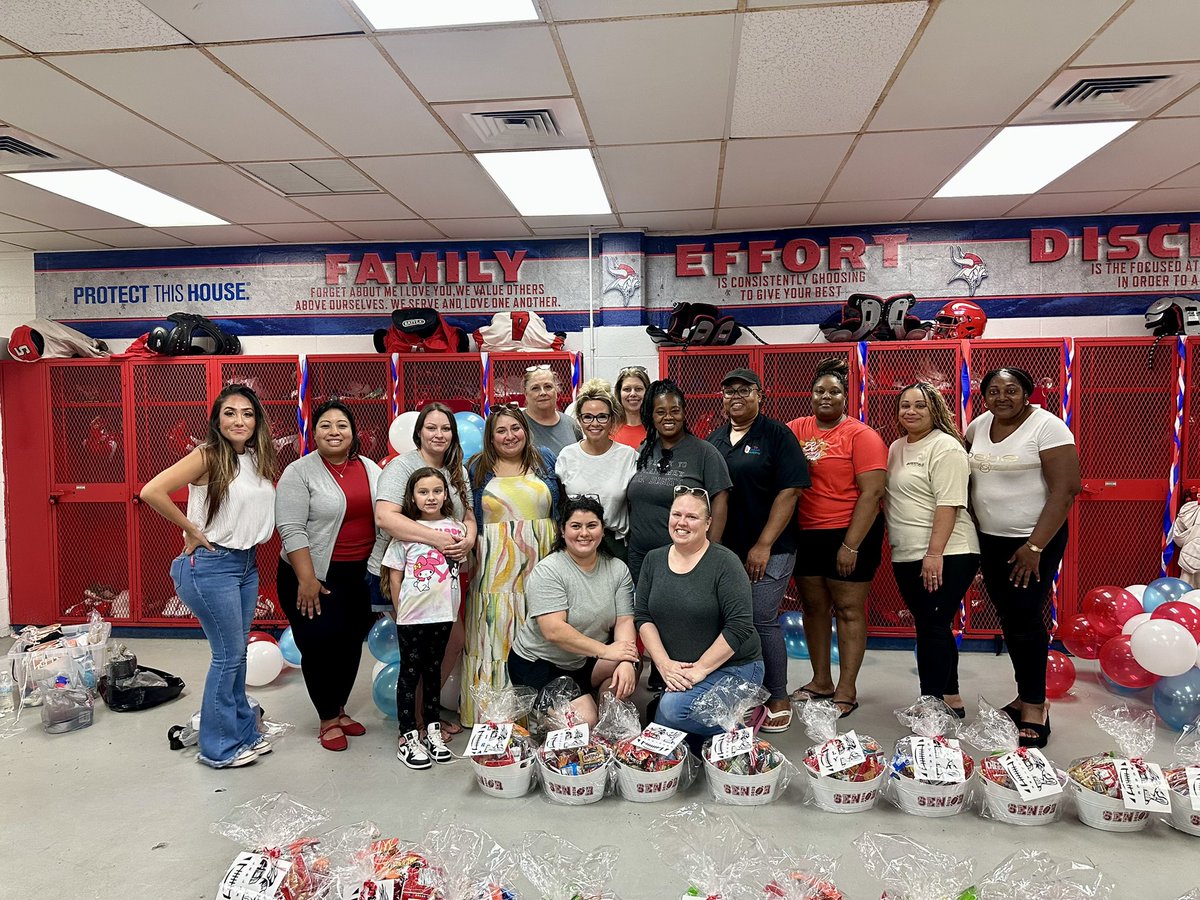 DHS Viking Football tweet media