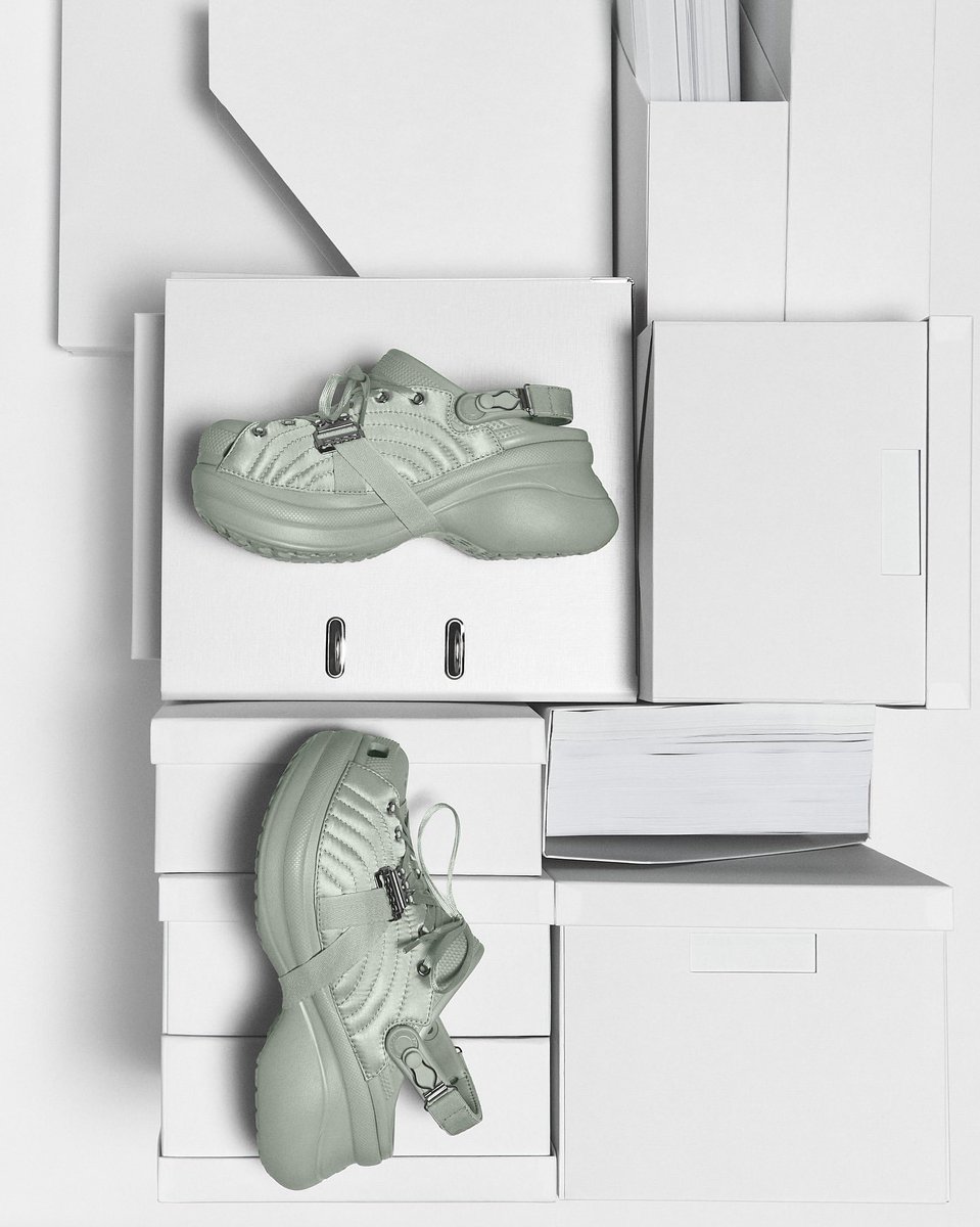 Jean-Paul Gaultier x Crocs コラボフットウェアコレクションが国内8月