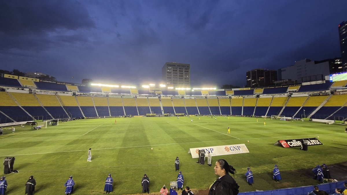 Lo que hace uno para que haya capítulazo especial del #Nidopodcast del <a href="/AmericaFemenil/">Club América Femenil</a>. 

<a href="/SlashRX/">Slash 🦅</a> <a href="/HammerAleman/">Hammer</a> #GrandesDeCorazón