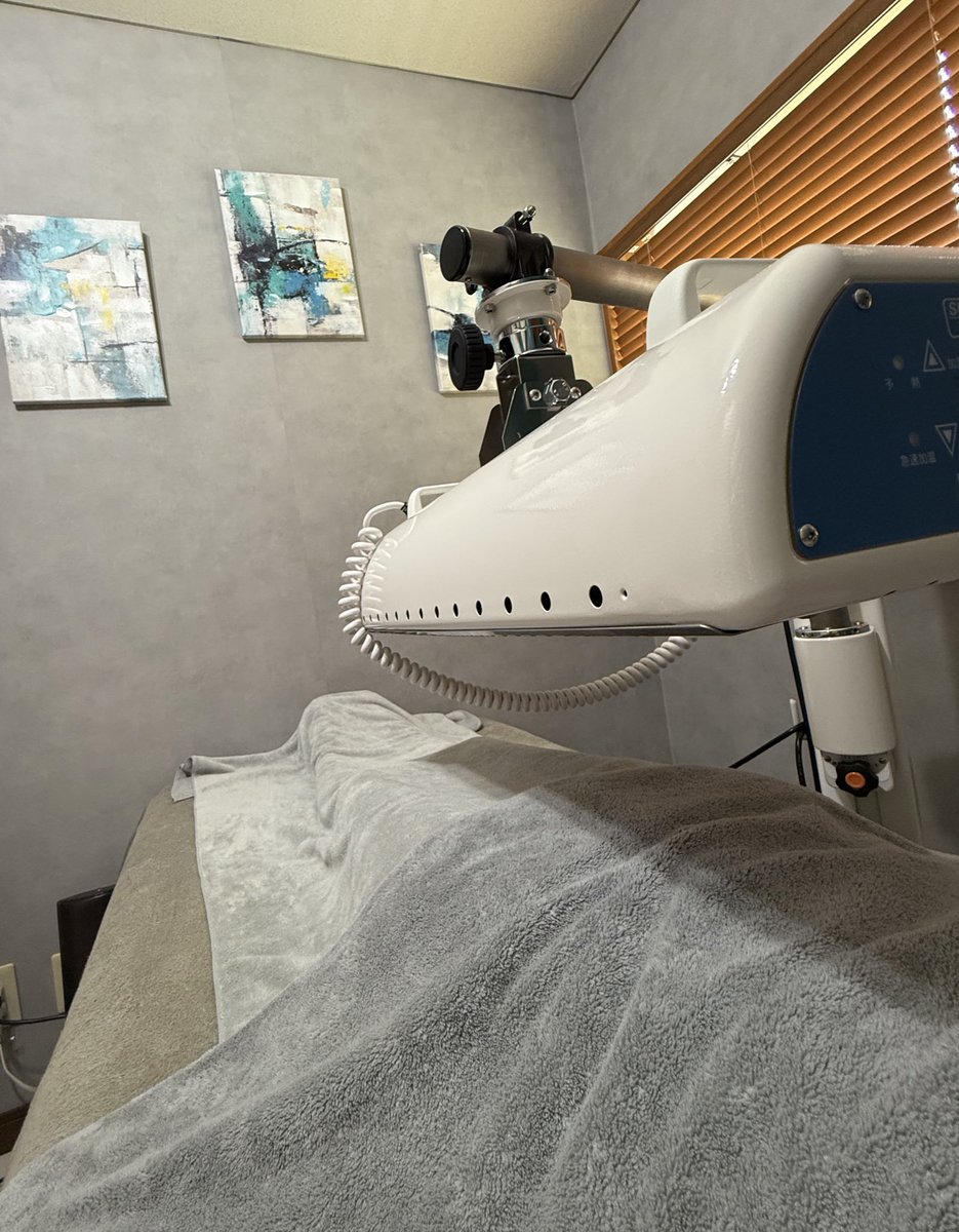 hari_kyu_calm's tweet image. 新機器導入しました!
🌿遠赤外線温熱治療器「サンビーマー」🌿
子宮や卵巣の血流改善を助け、妊活や婦人科症状をサポート✨
冷え・自律神経の乱れが気になる方にもおすすめです。
#妊活鍼灸 #温熱療法 #サンビーマー