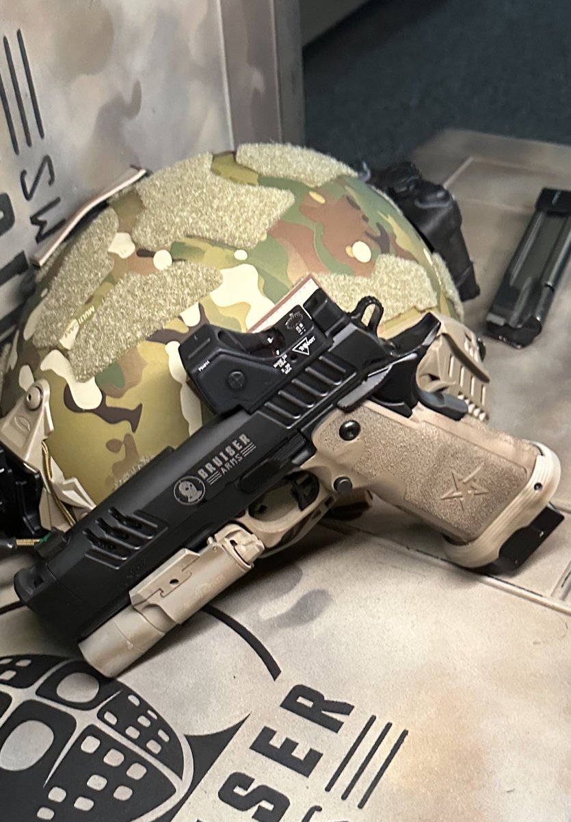 BruiserArms's tweet photo. Bruiser Arms Custom ⁦@staccato2011⁩ XC ⁦@Trijicon⁩ ⁦@SureFireLLC⁩ https://t.co/jXfha9Lp8G