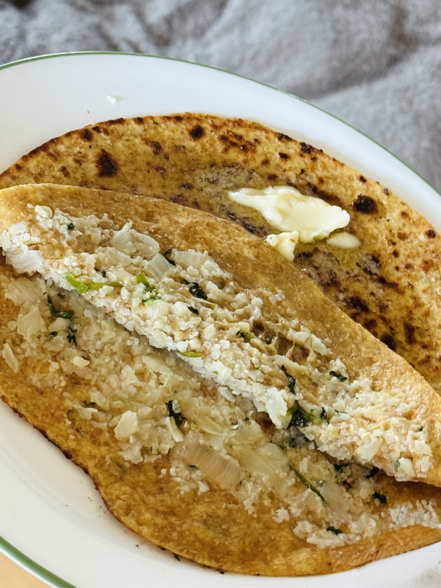 The bestest lunch is…
Gobhi vaale paronthe 
#Lunchtime