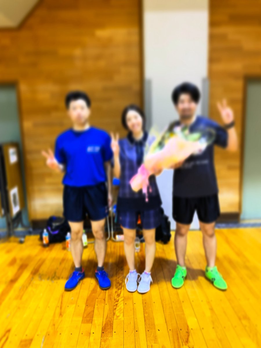 先日は、酒田市黒森出身の酒井詩音さん&amp;ペン粒の達人小島渉さん講師の「足立区ジュニア卓球教室」でした。
2日間ありがとうございました！

今年で3回目。今年も非常に好評でした。

酒田卓球界の後輩に、足立区で講師してもらい非常に嬉しい限りです。

#酒田市
#足立区