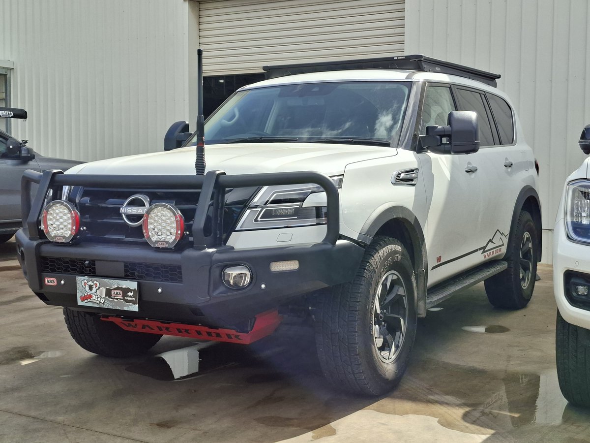 Dropbear4x4's tweet photo. A formidable Y62 Patrol Warrior fit out with:

👉 ARB Summit Bullbar
👉ARB Intensity Solis Lights
👉ARB Baserack
👉GME XRS370 UHF &amp; Antenna

#DropBear4x4 #Nissan #Patrol #Armada #Y62 https://t.co/0GQsVsElMU
