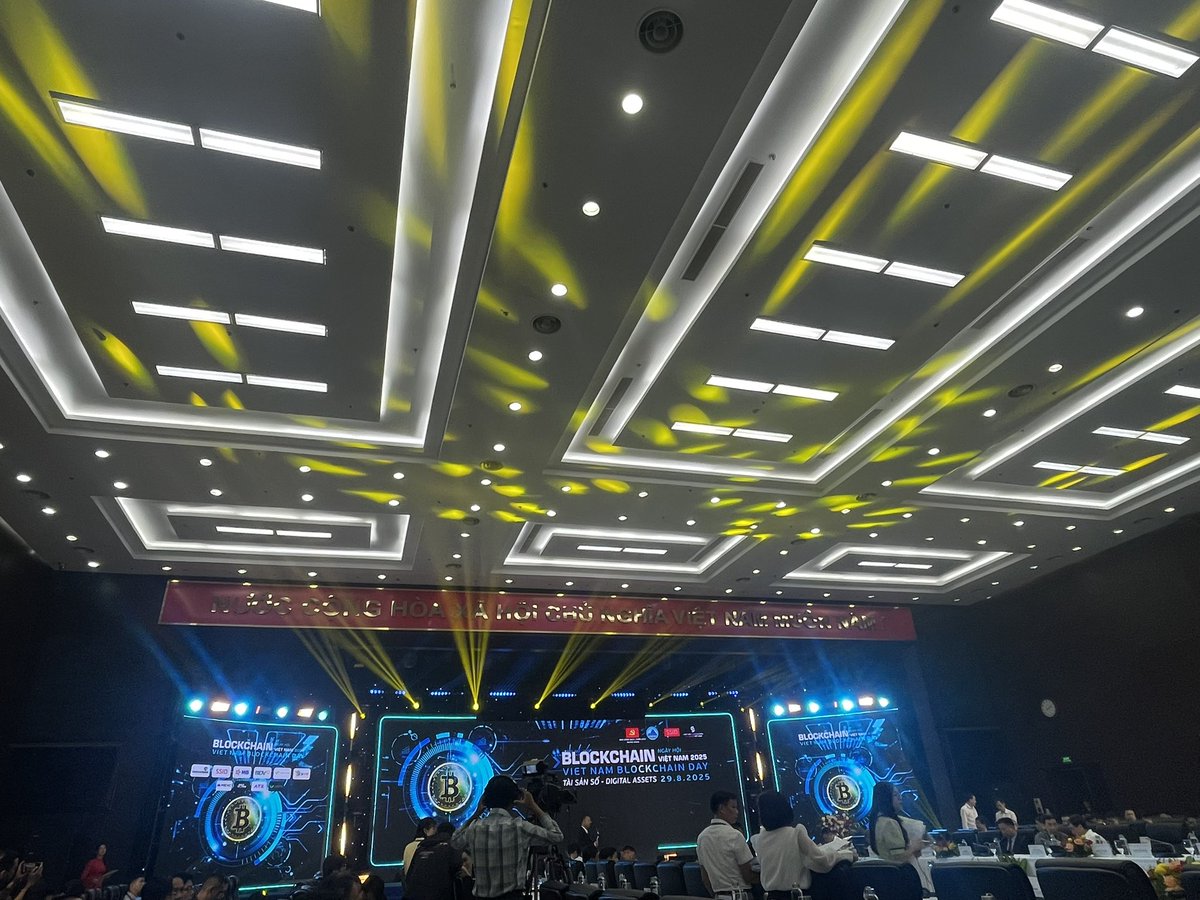susan_nd233's tweet photo. 🚀 Danang Finance & Tech Week 2025 - Blockchain Day Danang 2025!
Me and the @OriginStake team are here for all three days until 08/30.
Excited to connect with everyone! ❤️
#Danang2025 #BlockchainDay #OriginStake https://t.co/JEvUk8GIlt