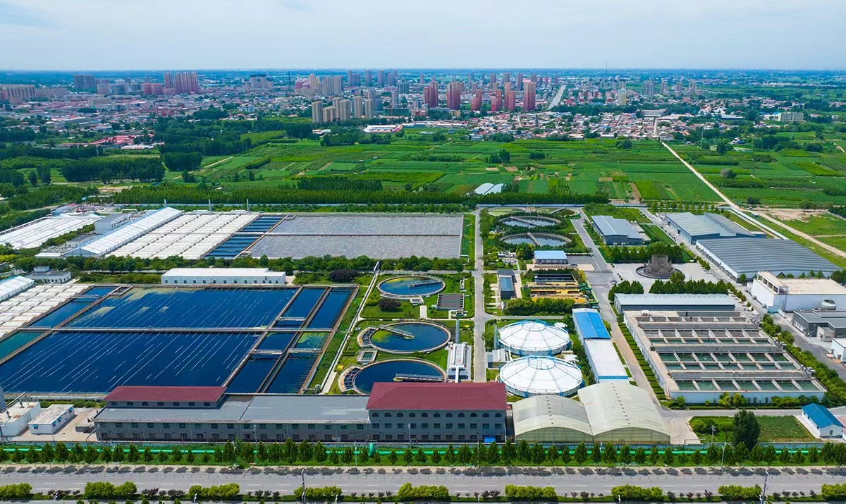Gaoyang County’s sewage plant is redefining sustainability!
260,000 tons treated daily across 40+ hectares.
But here’s the twist: wastewater → recycled water → straight into textile mills!
The result? Industry’s “Double Zero” breakthrough:
Zero fresh water use.
Zero wastewater