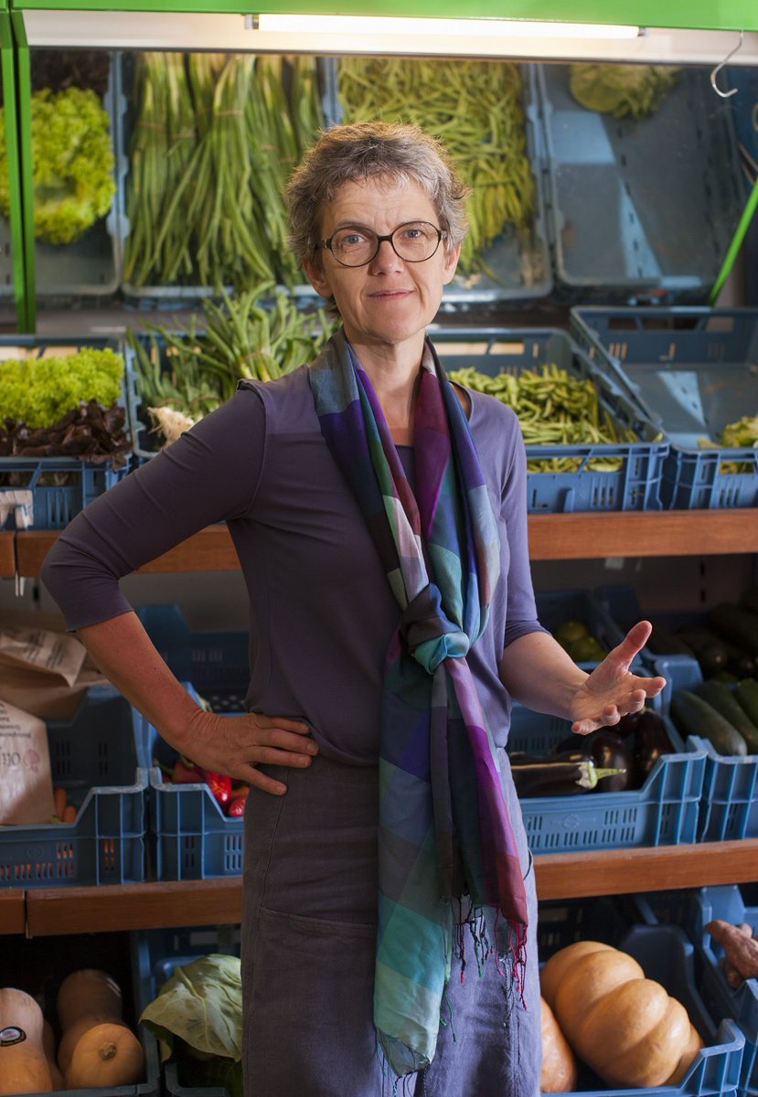 당신도 ‘선택의 논리’보단 ‘돌봄의 논리’가 필요할 것
좋은 돌봄의 출발이자 중심은 돌봄 당사자가 능동적인 환자로 변화하는 것이다. 또한, 능동적 환자를 함께 만들고 돌보기 위한 ‘의사노릇’을 이야기한다.
아네마리 몰 『돌봄의 논리』 서평_조병준 치과의사 n.news.naver.com/article/007/00…