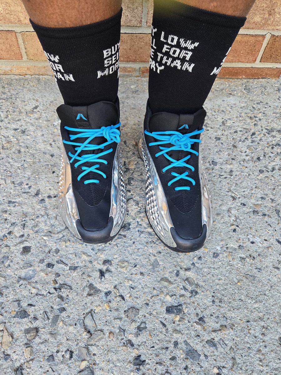 trudyspeaks's tweet image. 👟: Anthony Edwards 1 'Chrome'
🧦: @sockjig 'Buy low sell for more than Pay'
#kotd #ae1 #believethat #sockjig #threestripesvibes #threestripes #adidas #3stripes #confirmyourcraft