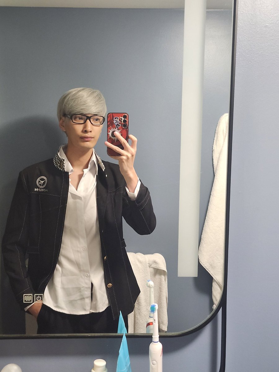 every time i wear narukami someone on IG or tiktok says i look like hideo kojima
