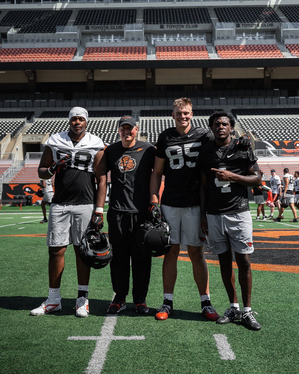 Scout Team Players of the Week: Jaylen Hill, Cody Siegner &amp; Jhae Drummer. Great work helping us prepare for Cal. 

Excited to kick things off at Reser on Saturday!