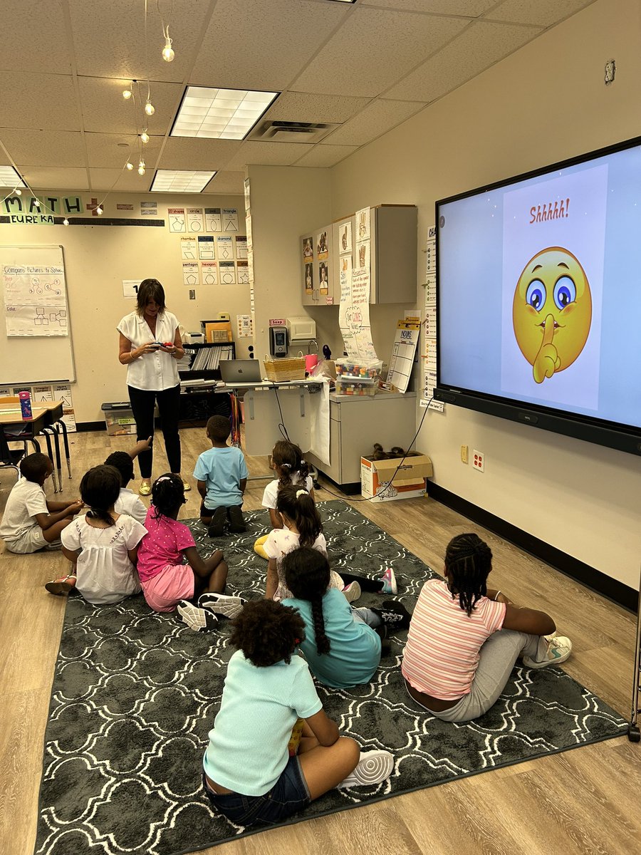 kaylielewis1118's tweet image. We are on a ROLL in first grade during these first 3 weeks!!
AVID student success profile, Aikin CORE values, making math fun with manipulatives, and our first counselor lesson!
#AVID #UnfinishedBusiness #RISDdreambig