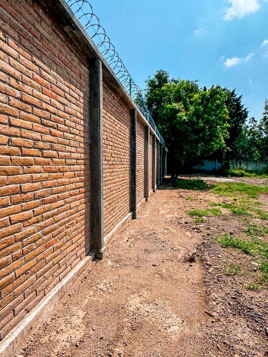 #Contigo, finalizamos la construcción de una barda perimetral en el preescolar “El Rocío/Imelda Salinas Mosqueira”, el <a href="/IFEQ15/">IFEQ</a> tiene el firme compromiso de salvaguardar la integridad de cada persona que acuda a la escuela. 

#CONTIGO en el municipio de Qro.