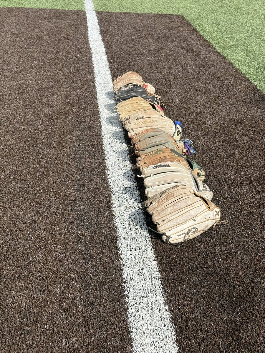 frank_softball's tweet photo. BEAUTIFUL DAY!!

Let’s get in a scrimmage…

#FAMILY   #PRIDE   #COMPETE https://t.co/GMmRNRomHh