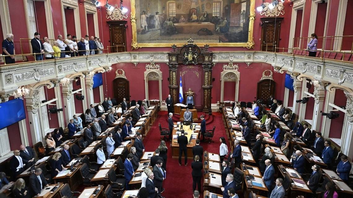 mtlgazette's tweet image. Quebec MNAs quietly pocket raises, on track for salary hike of 51% over five years montrealgazette.com/news/provincia…