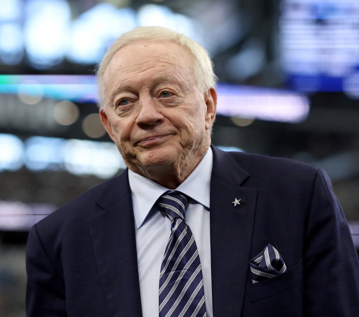 TRENDING: Thousands of Dallas #Cowboys fans have posted on social media that they are no longer fans of the team after they traded Micah Parsons today.

😳😳😳

Cowboys fans are fed up with their team and are no longer fans…