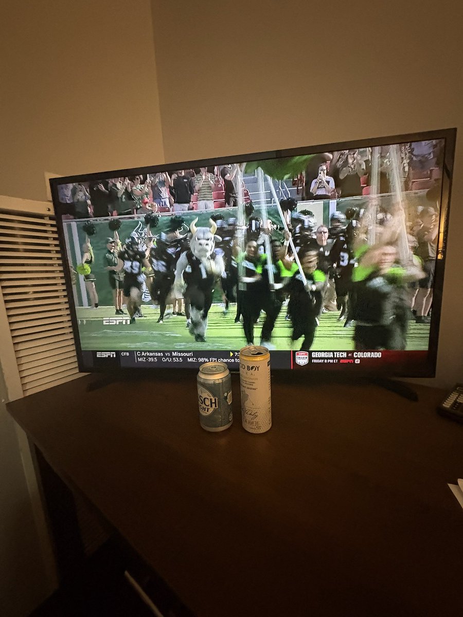 Life is worth living CFB back on. May just fuck around and have myself quite the night #CollegeFootball #Expand #Lfg