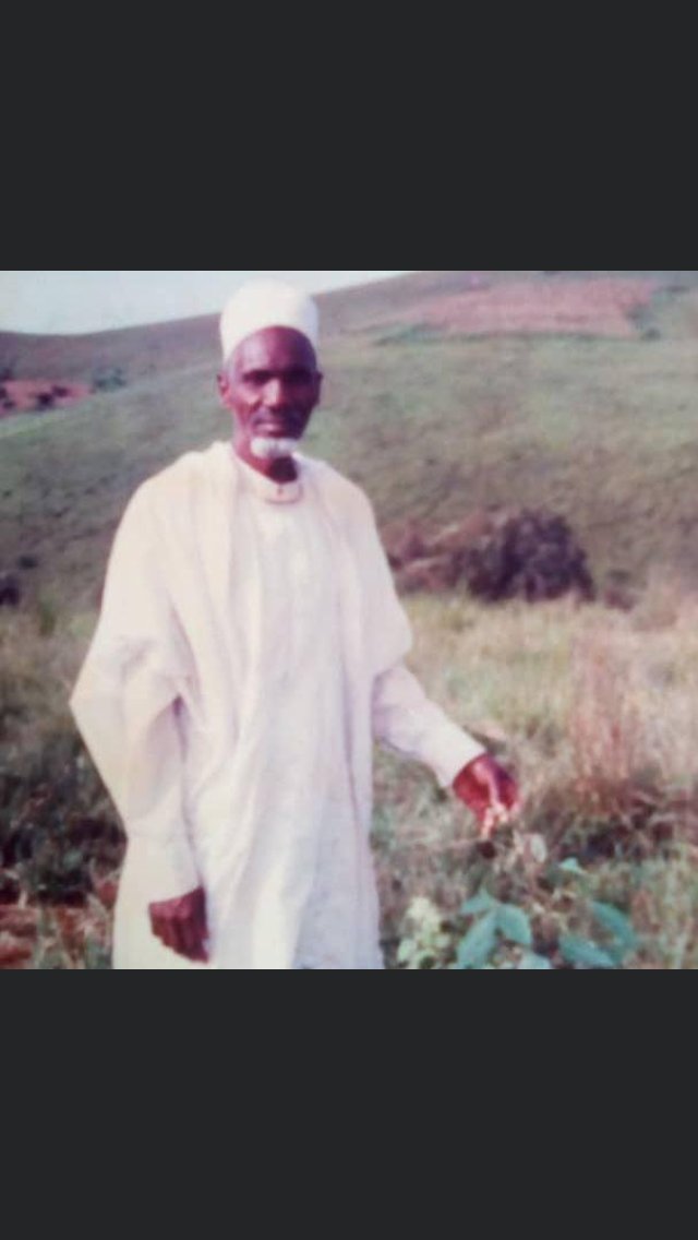 Ardojo17's tweet photo. @NtshepyK @grok Someone Kindly help me bring this picture too to live. It was taken 1996 and he died 1997. The only picture I have.

Thanks. https://t.co/H0hLuWKVl7