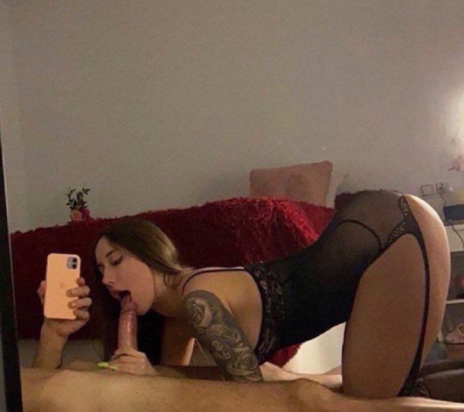 mais18_hot's tweet photo. Mood https://t.co/i2dl027IBL
