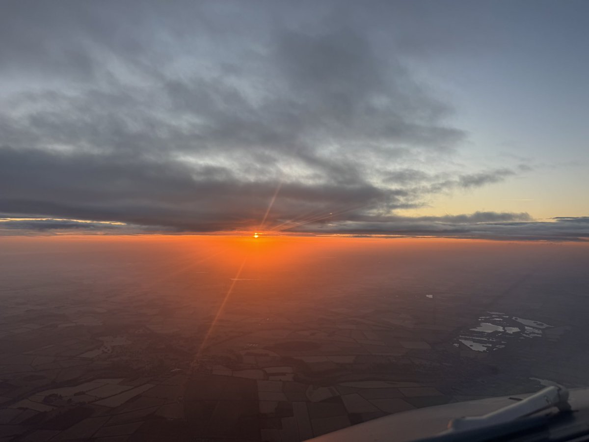 Beautiful sunrise today over Oxfordshire.