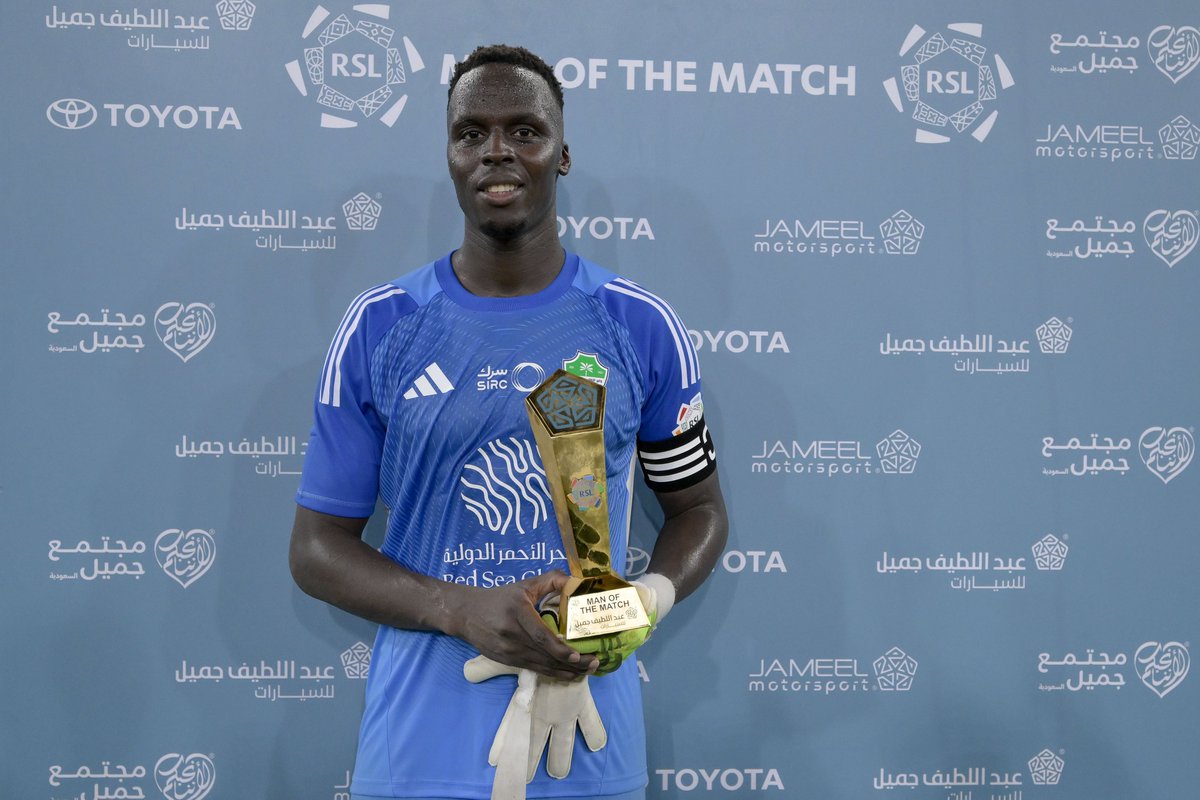 🚨🚨 إدوارد ميندي:

أشعر بالفخر لأنني قائد الأهلي لكن هذه مسؤولية كبيرة كذلك لأنه نادي كبير وقميصه ثقيل يجب أن تكون قادر على حمله 🟢⚪️