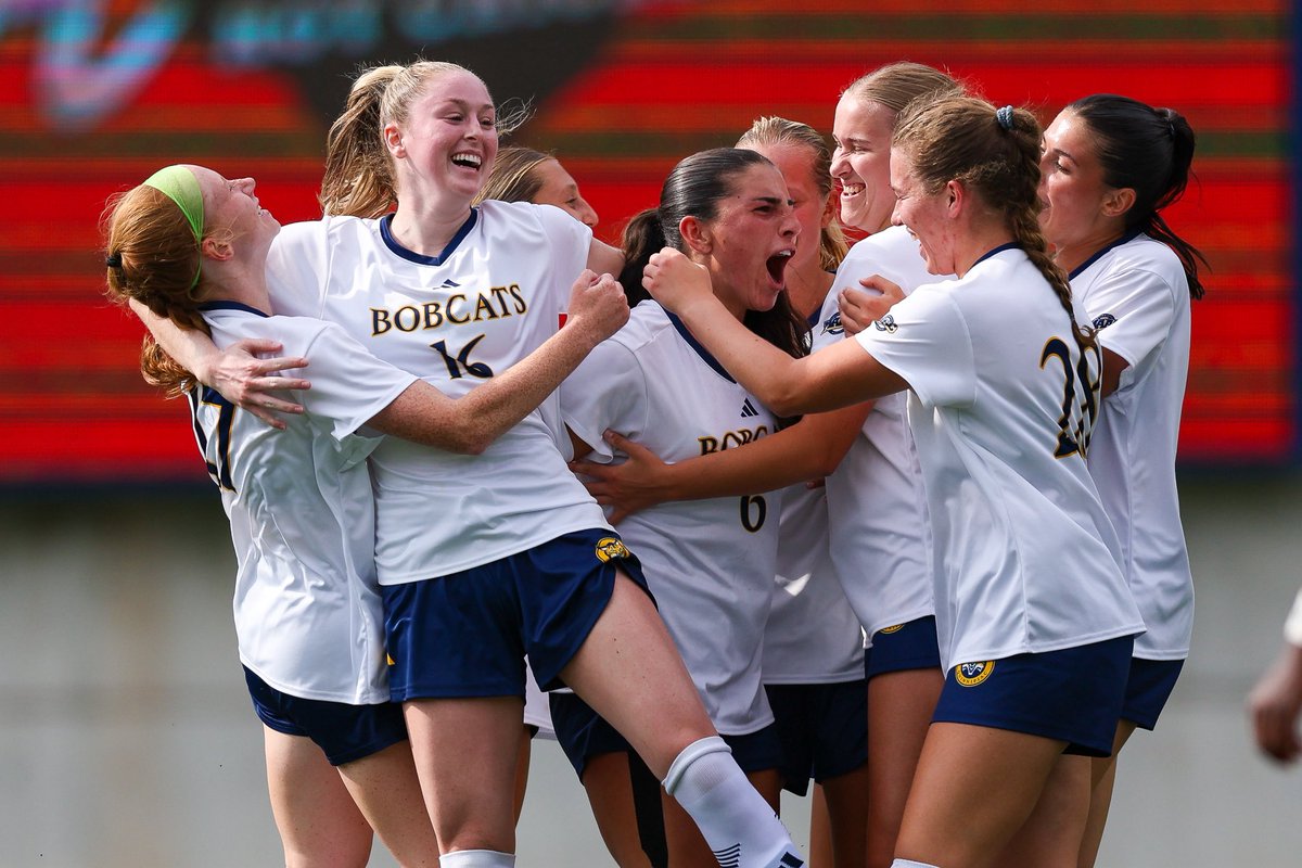 QU_WSOC's tweet photo. First of the year 🤩

#BobcatNation x #NCAASoccer https://t.co/nPSLXFVFD0