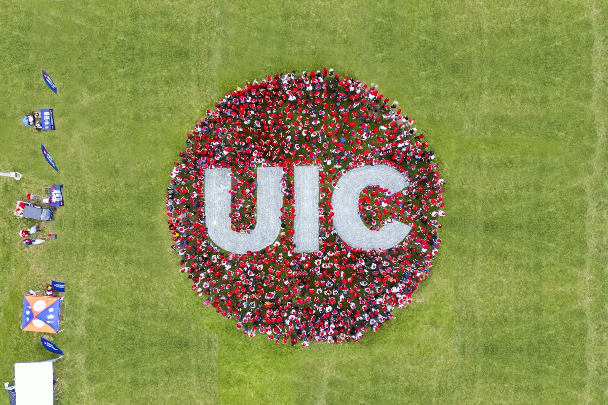thisisUIC's tweet photo. It's a bird, it's a plane, it's...a UIC logo!
Continuing with campus tradition, the class of 2029 and new transfer students recreated UIC's iconic circle mark, celebrating the start of a new school year.
#UICConvocation #UICGrad29 #Chicago #UIC #ThisIsUIC #HelloFlames https://t.co/7zAeNZoM1u