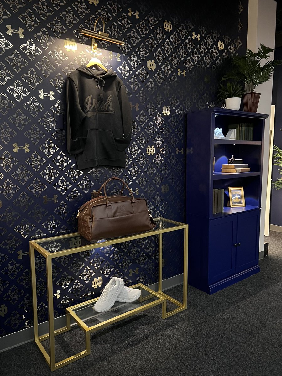 𝐄𝐪𝐮𝐢𝐩𝐩𝐞𝐝 𝐟𝐨𝐫 𝐆𝐫𝐞𝐚𝐭𝐧𝐞𝐬𝐬

Huge thanks to <a href="/UnderArmour/">Under Armour</a> for coming to campus and outfitting our guys with premium gear to maximize performance!

#GoIrish