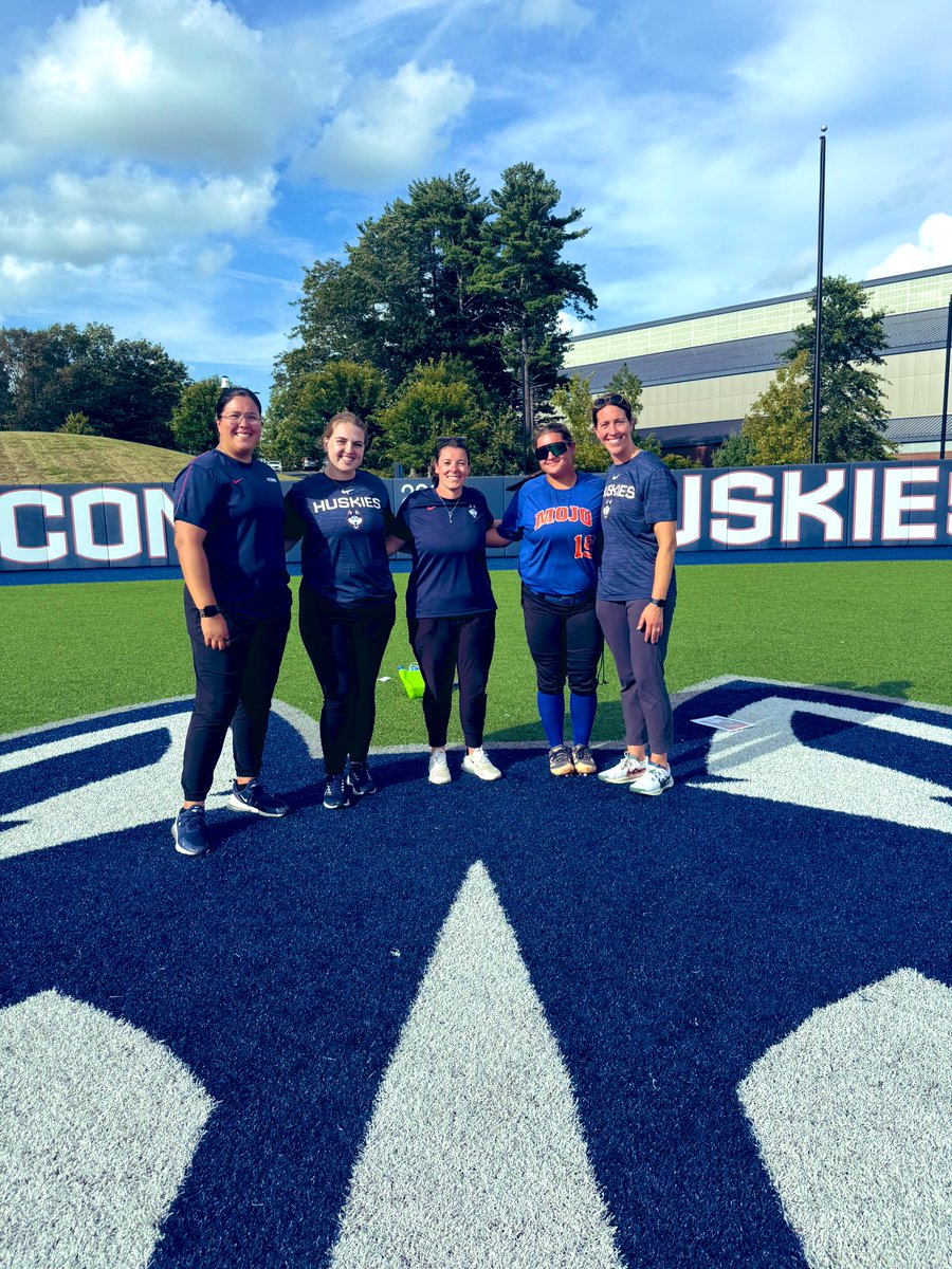 Want to thank <a href="/UConnSoftball/">UConn Softball</a> for inviting me to their camp this past weened! I gathered a lot of knowledge from both the coaching staff and players. It was very competitive, fun, and informative! Huge thank you to <a href="/CoachVUCONN/">Laura Valentino</a> <a href="/CoachMacUCONN/">Mackenzie Keyes</a> <a href="/ggotgame45/">Giselle ‘G’ Juarez</a> and coach Sydney for