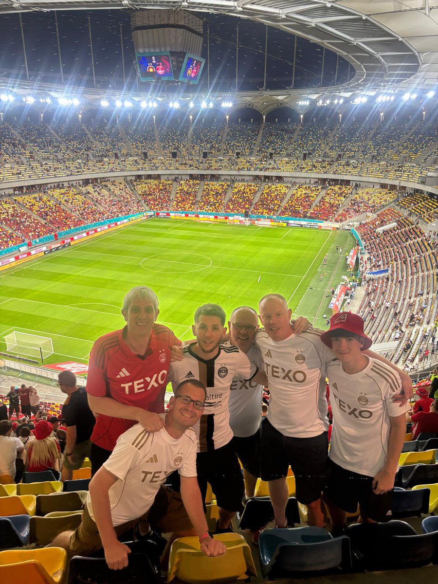 Game 22 FCSC 3-0 Dons - Europa league no more. Very good 1st half ruined by a joke of a ref. Guess moaning last week about refs paid off! Heads up we go again and conference will be good 🔴⚪️🔴⚪️