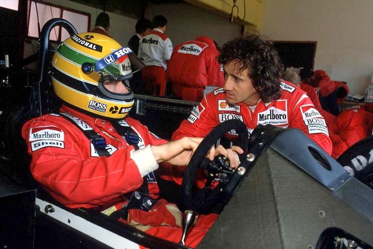 formula199451's tweet photo. 私という人間は
世界でたったひとり

君という人物も
世界にひとりしかいない

世の中は不思議

こうして出会い
お互いの存在を
疎ましく思いながら
同じ仕事をしている

僕らは千分の一秒の
阿修羅かもしれない・・・

仲良くしようにも
不可能な間柄なのだ

だけど出会えて
本当に良かったと思っている

君がいたから
僕は僕でいられたんだ・・・

君がいたから

君がいたから・・・

©高桐唯詩
#F1jp|#F1JP|#f1fujinext|#角田裕毅|#WeLoveYuki|#Redbull|