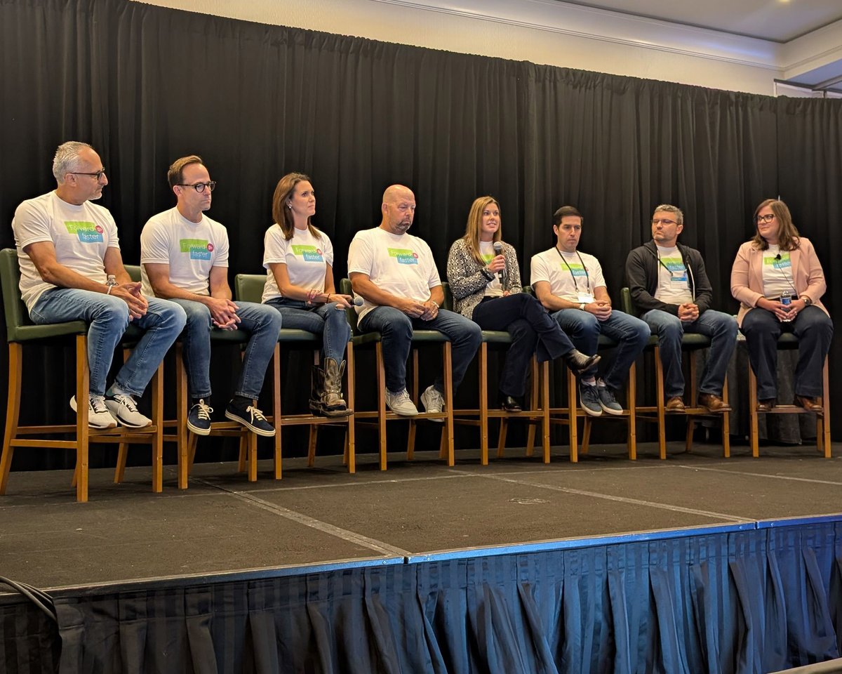 pluralsight's tweet image. That’s a wrap on Strategy Day 2025! 🎉

We came together to align on Pluralsight’s long-term goals and set the course for what’s ahead.

From inspiring presentations and sharing customer stories to giving back to our new Dallas community by assembling STEM kits, the day was full…