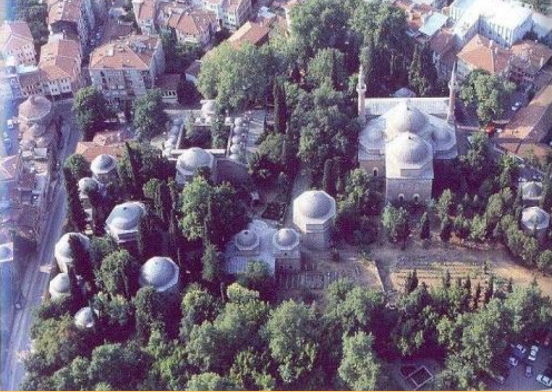 TARİHİ HATADAN DÖN !
İstanbul'un manevi önderi #Eyüp El-Ensari Hz.(RA) başta, yüzlerce Allah dostunun, binlerce şehidin kabri bulunan, her karışı maneviyat dolu tepenin asıl adı İDRİS-İ TEPESİDİR!
#Pierreloti ismini derhal #İdrisiTepesi olarak değiştirip bu tarihi ayıptan kurtul.