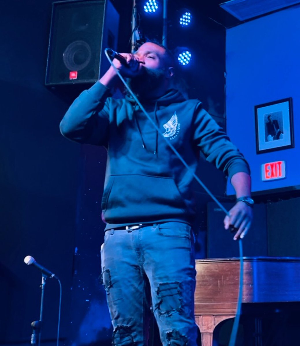 247LC's tweet image. A real story teller! 🔥Jaleel Harley brought a New York vibe to The World Stage at our Leimert Park Music Series 🎤

#newyork #lyricists #rappers #leimertpark #leimertparkmusicseries #losangeles #hiphop
