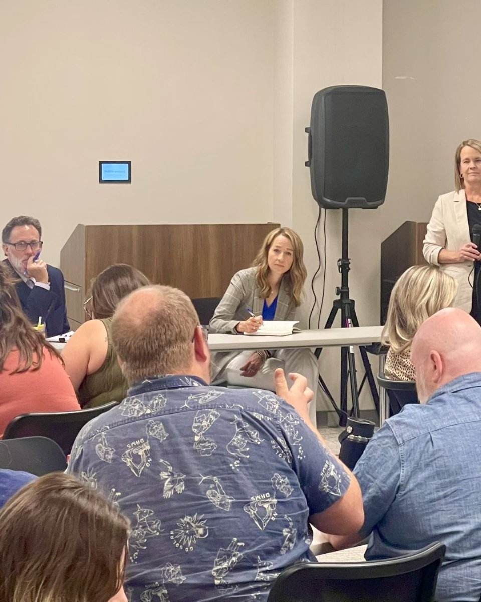 UtahDHHS's tweet image. The Utah Department of Health and Human Services would like to thank Utah’s first Lady Abby Cox (@showuputah) for visiting the Division of Child and Family Services Sandy office. While visiting with staff she listened as they talked about their challenges and offered solutions…