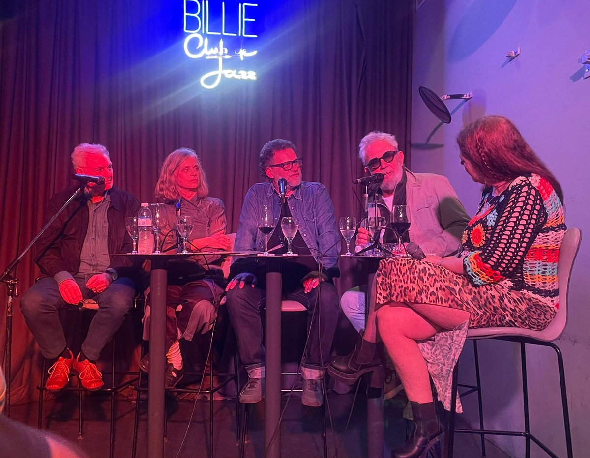 Carla Castelo tweet media