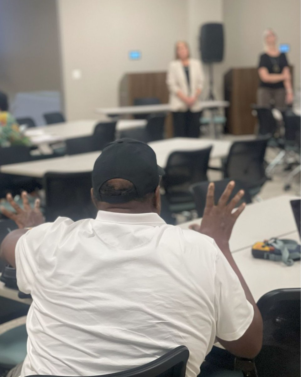 UtahDHHS's tweet image. The Utah Department of Health and Human Services would like to thank Utah’s first Lady Abby Cox (@showuputah) for visiting the Division of Child and Family Services Sandy office. While visiting with staff she listened as they talked about their challenges and offered solutions…