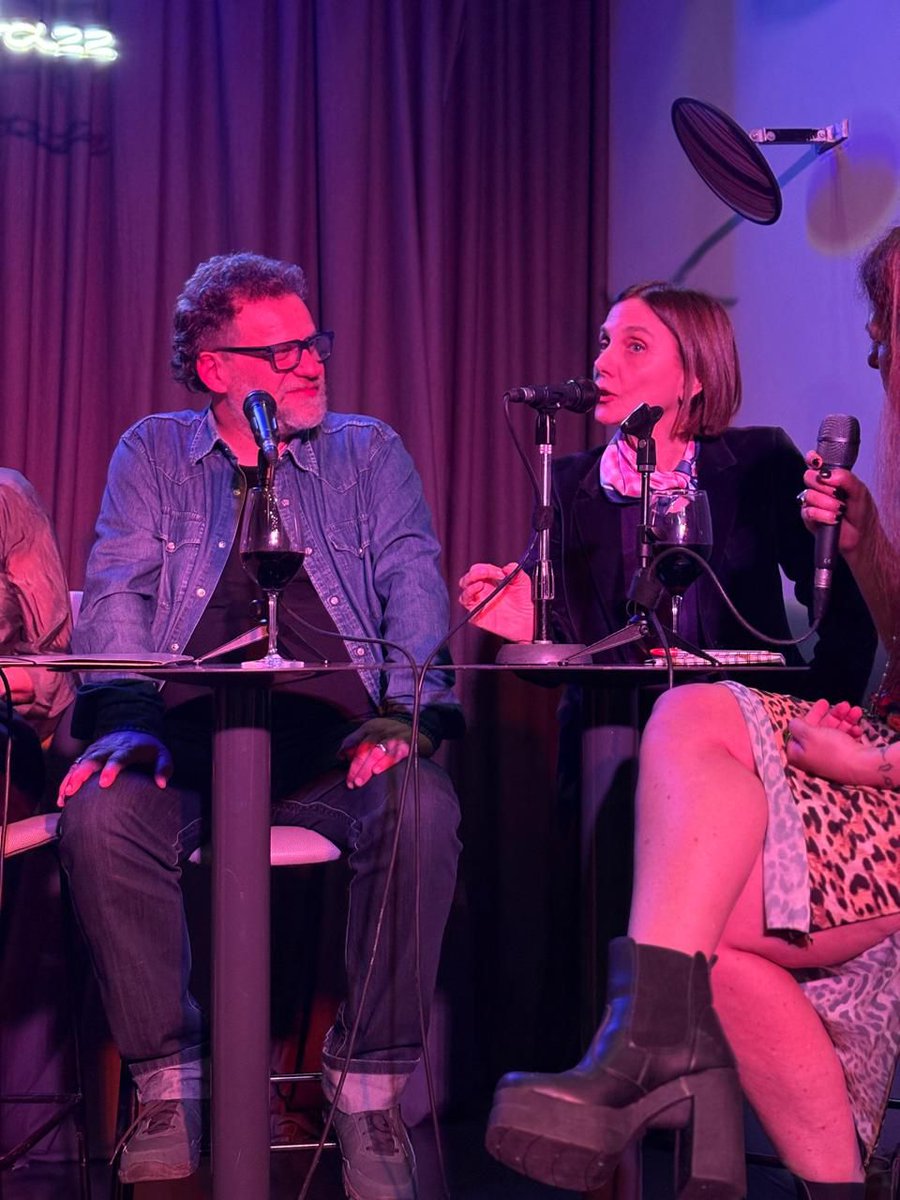 Carla Castelo tweet media