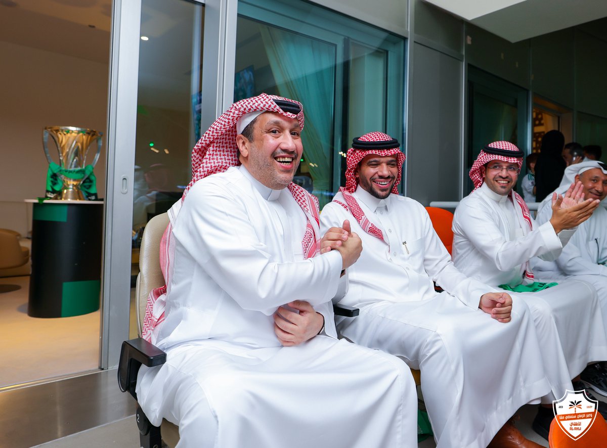 ALAHLI_FC's tweet image. 📸 | رجال الأهلي 💚
بيت واحد ومحبة الأهلي تجمعنا #عبر_الزمان ✨

#الأهلي_نيوم