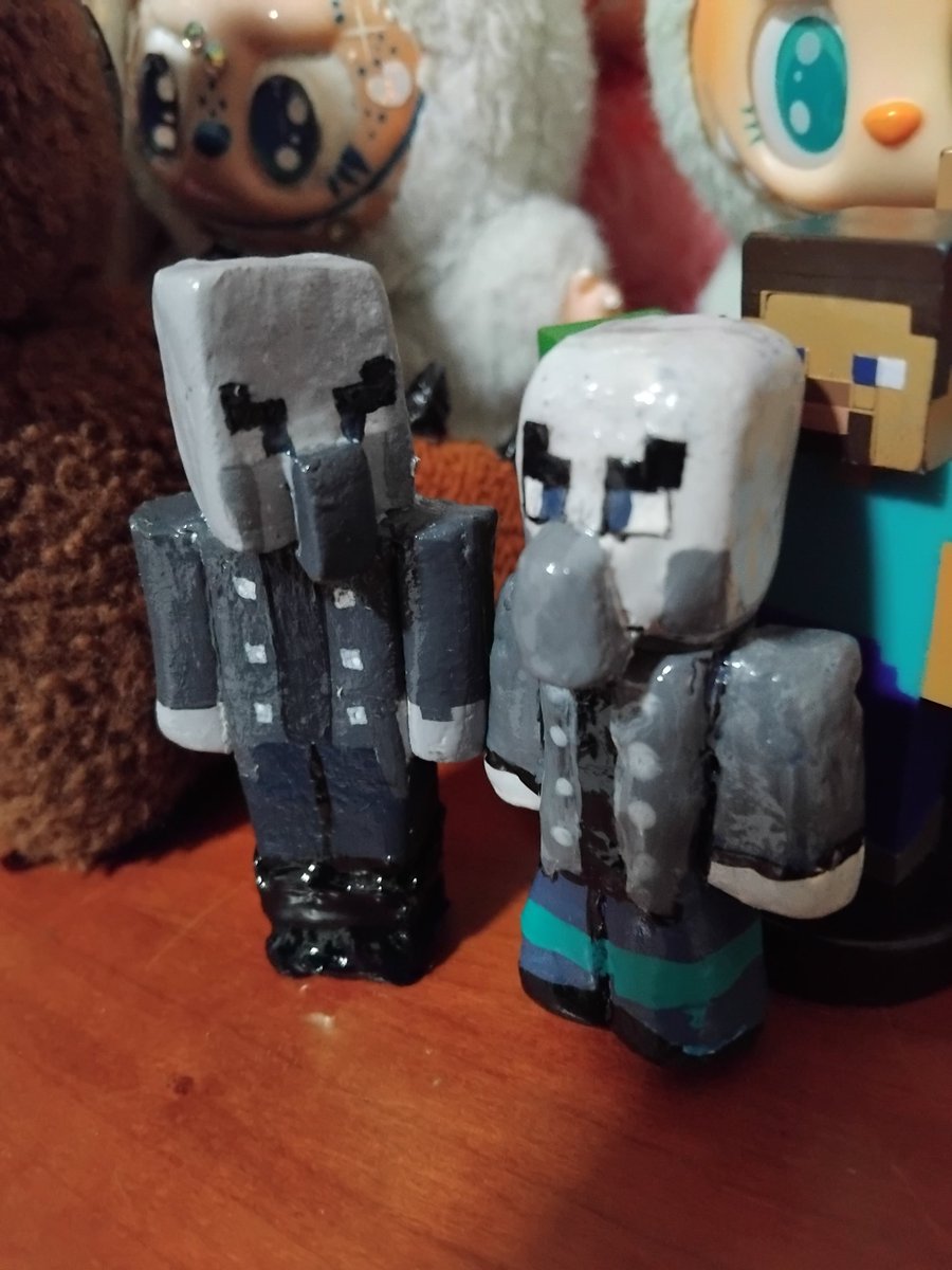 Vifulecho's tweet image. I made another #vindicator out of clay. I think I improved
#illager #Minecraft