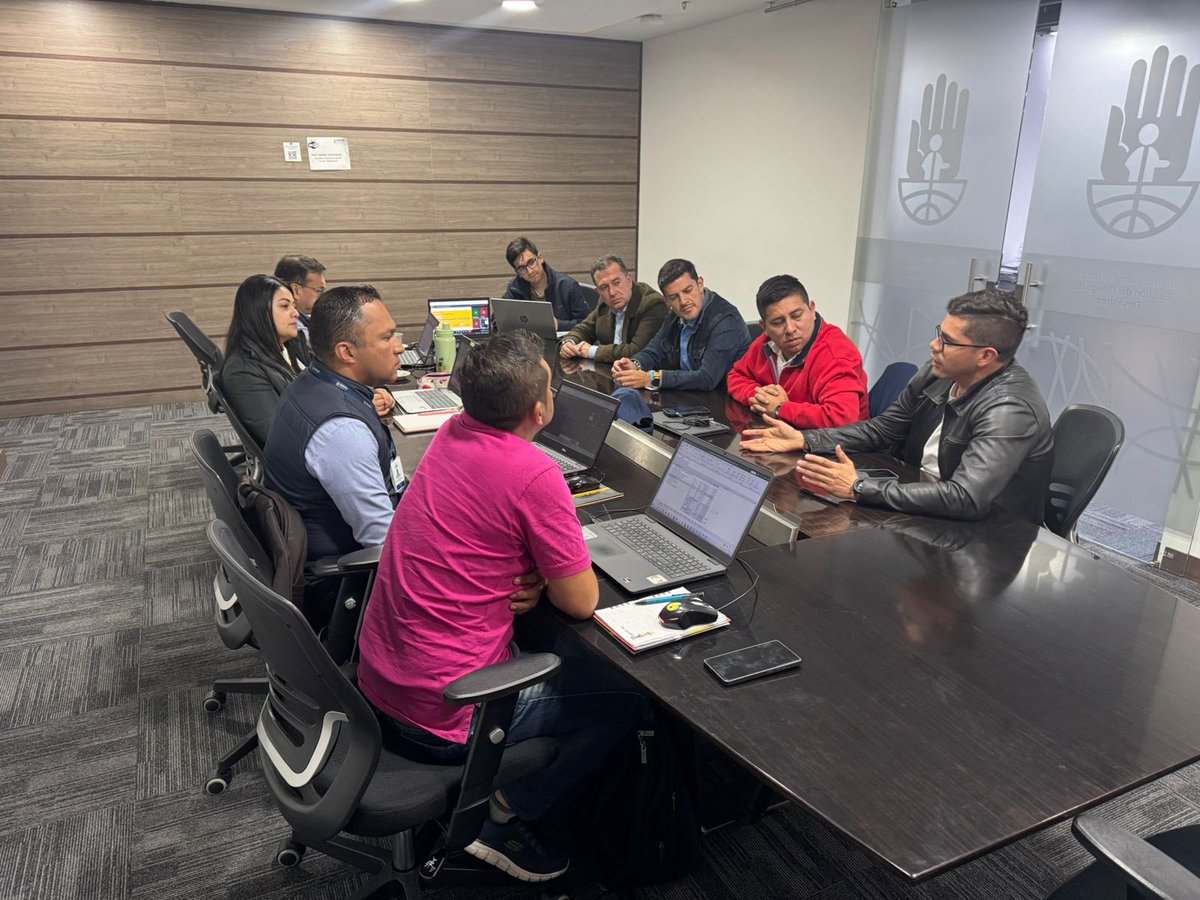 SecViviendaCund's tweet photo. 🏡 Seguimos trabajando por las familias afectadas en #Medina y #Paratebueno Hoy realizamos mesa técnica con @RiesgosCundi @ICCU_Cund y @UNGRD para:
✅ Revisión contractual para construcción de viviendas
✅ Diseños tipo 
✅ Estudios de suelos para estructura y cimentación segura https://t.co/FrohTzFuML