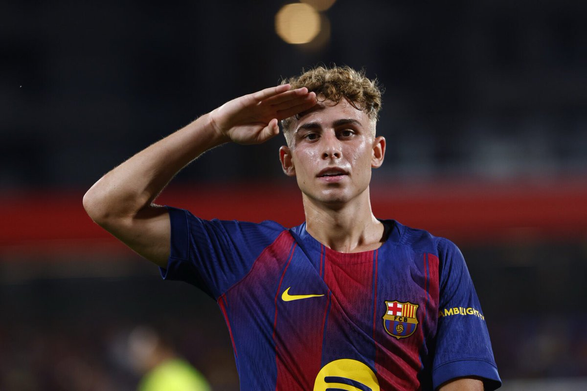 Somhiseremfcb's tweet photo. ☎��� En el Barça, Deco y Flick coinciden en que dejar marchar a Fermín sería un error deportivo difícil de justificar, a pesar de la crisis financiera. 

El técnico alemán lo ve como un centrocampista completo, capaz de llegar al área, jugar sin balón y ofrecer una ventaja competitiva en los partidos más exigentes. 

[Vía @martinezferran ]