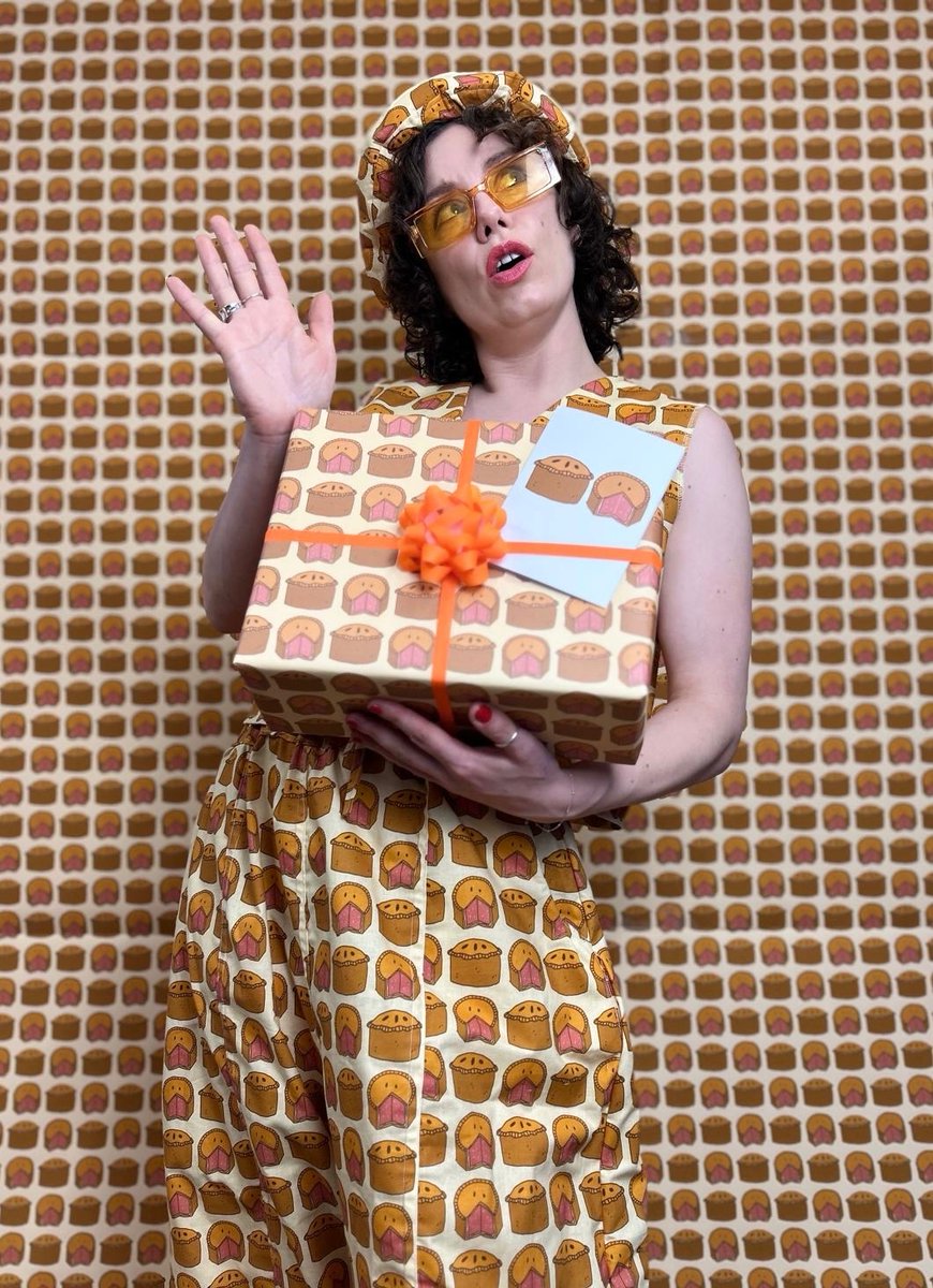 Absolutely BUZZING after this photoshoot with Becky Bygone for her stall at the Top Drawer London convention 💪✨ Check out her cards, prints, dungarees &amp; allsorts online! beckybygone.co.uk