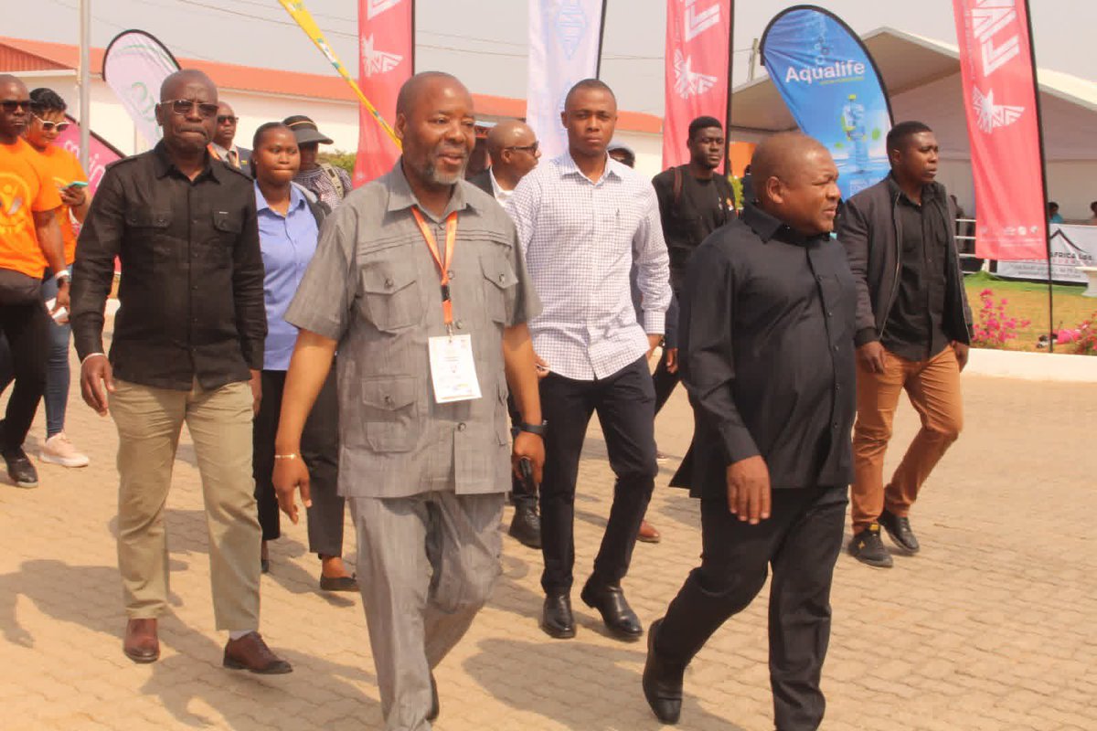 basiliomuhate's tweet photo. Tivemos a honra de receber a visita de S.Excia Filipe Jacinto Nyusi, antigo Presidente da Republica de Moçambique, a 60 edição da FACIM 2025
#FACIM #FACIM2025 #Mozambique
#MadeInMozambique https://t.co/mjr39R1IjJ