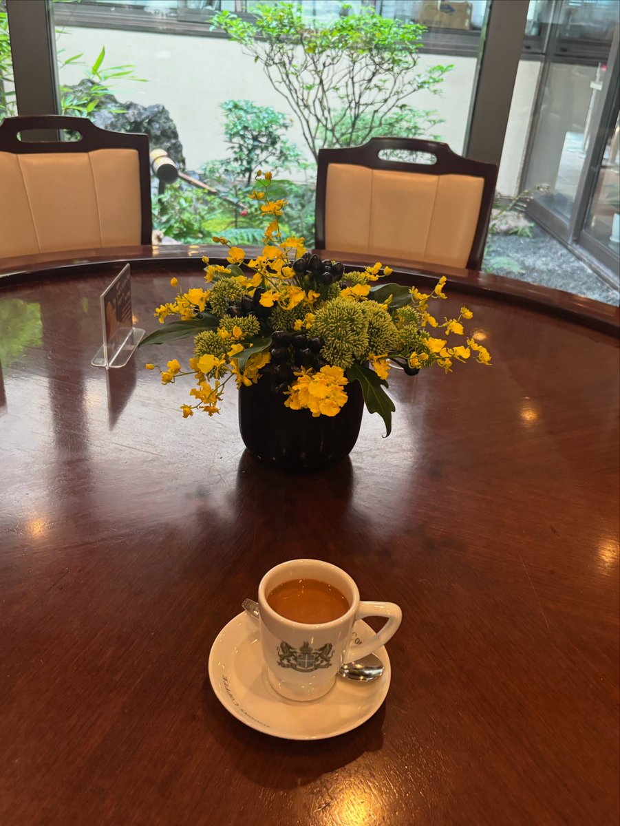 keikei0207's tweet photo. 葉月晦前
#オンシジューム
#Oncidium
「可憐」
#セダム
#Sedum
「静寂」
#コニカルブラック
#Capsicumannuum
「生命力」
#クッカバラ
#Philodendronkookaburra
「壮大な美」
#イノダコーヒ本店 https://t.co/LYIU8Mp3oW