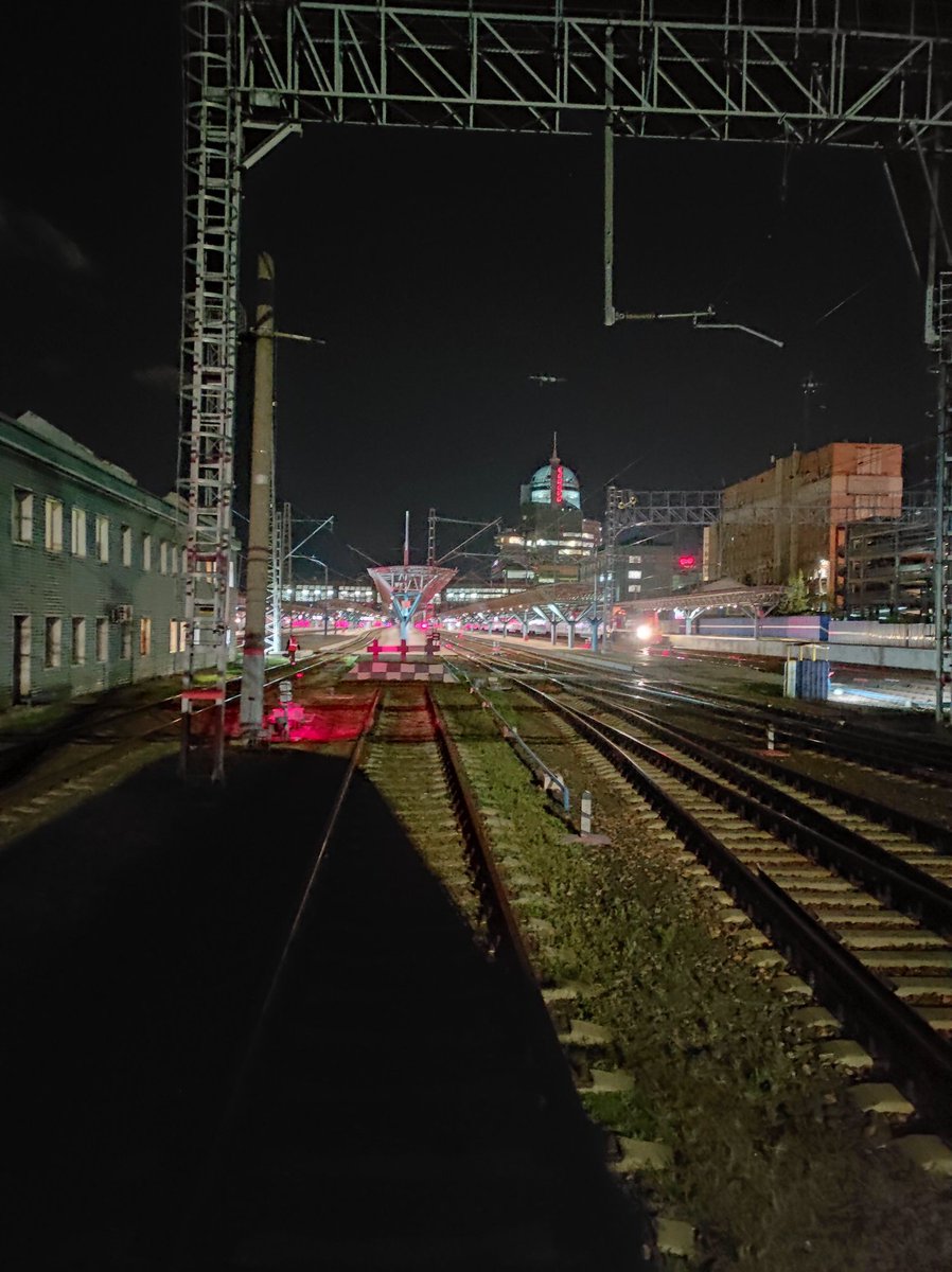 moon_flag tweet media