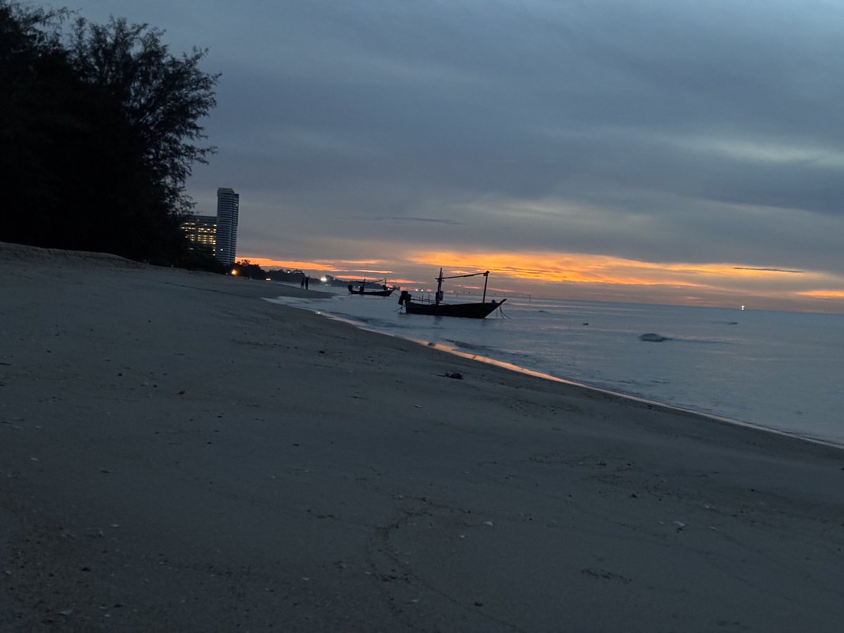 chanlaxsamee's tweet image. 