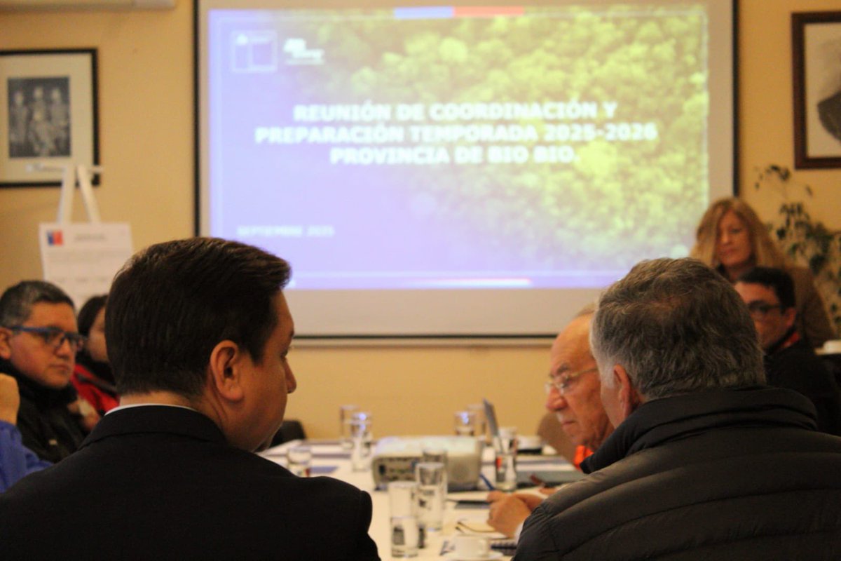 El director regional de #Conaf, Esteban Krause, participó de la firma de convenio de la Delegación Provincial de #Biobío y los distintos municipios, con el fin de comprometer apoyo en situaciones de emergencia

La instancia fortalecerá la gestión frente a incendios forestales.